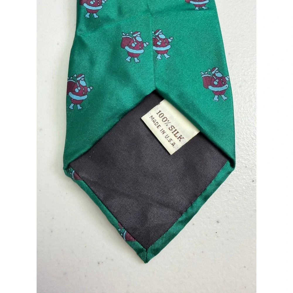 VTG Saks Fifth Avenue Mens Silk Christmas Tie Green Santa Claus Holiday USA Read